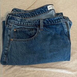 Abercrombie high rise the loose jeans 18s / 34s